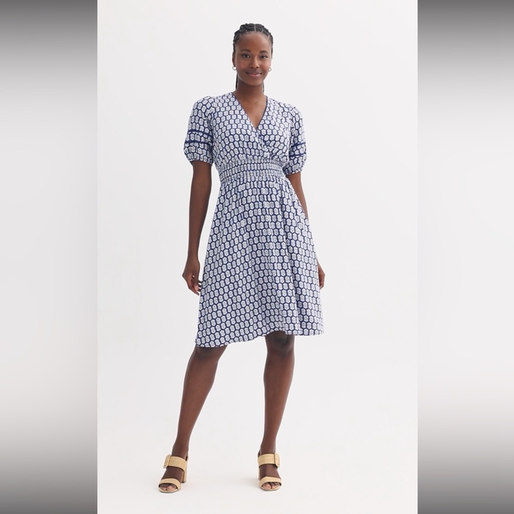 Women's Draper James Short Sleeve Smocked Waist Dress - Blue & White Floral - XS
